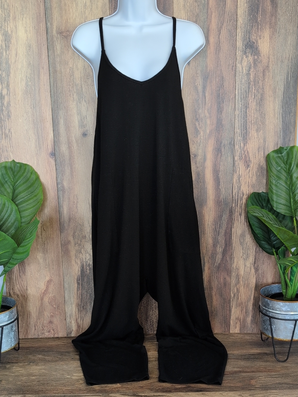 Black Spaghetti Strap Tank Top Crop Capri Jumpsuit S           Q240